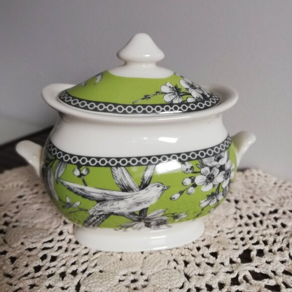 222 Fifth Adelaide Sugar Bowl Green with Birds & Flowers - Picture 4 of 5